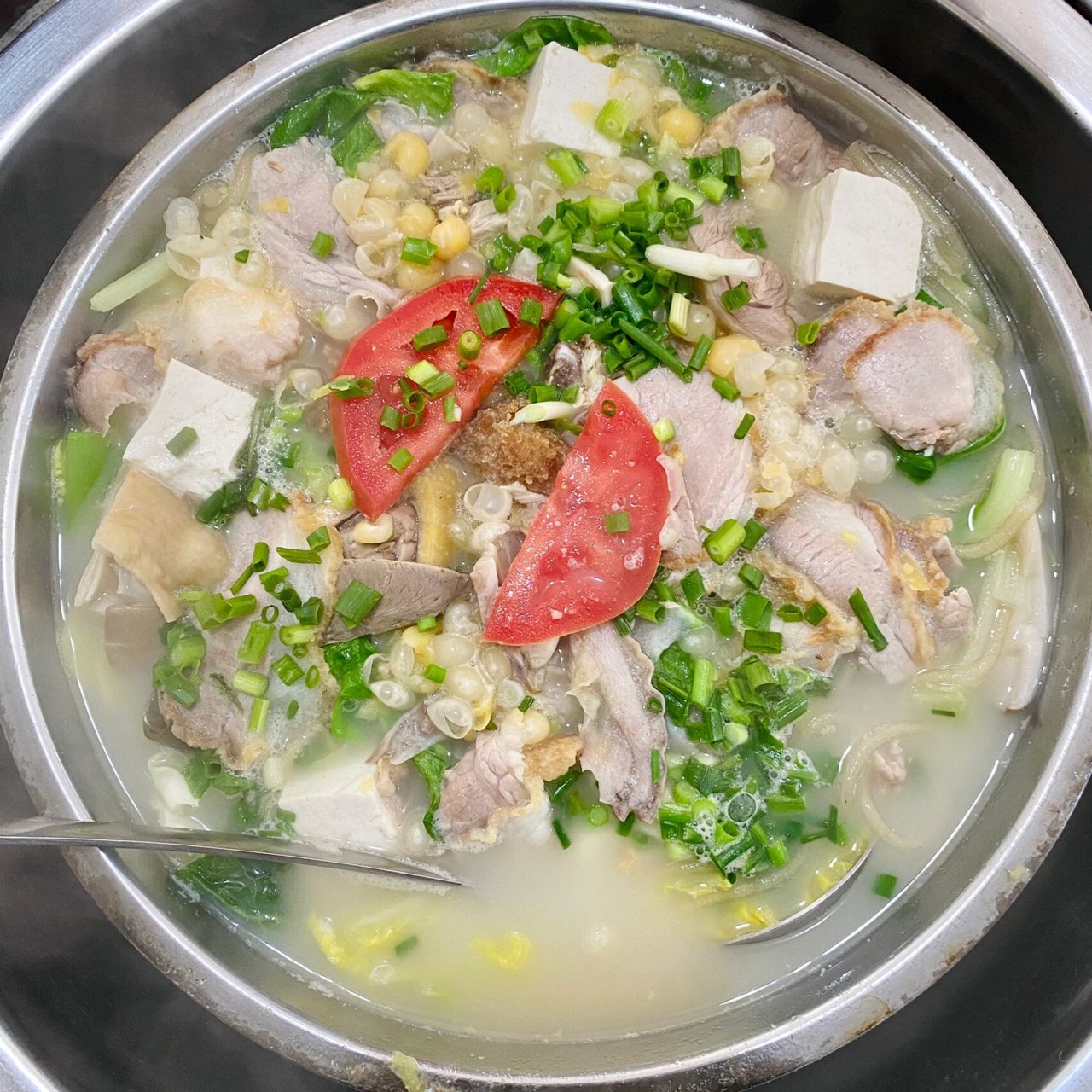 夹江美食|正宗彭山张记漂汤 一锅煮的快乐,沾上蘸料很好吃