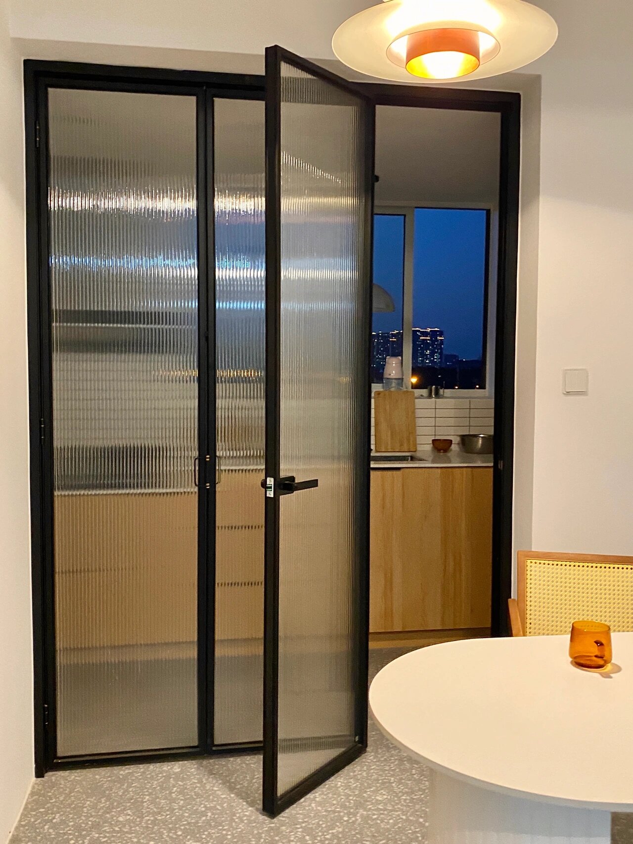 好爱我家厨房的长虹玻璃折叠门 真的很香!