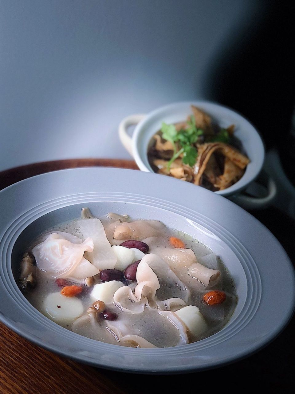 最近朋友推荐了玉木耳,日常黑木耳吃的比较多,换换口味也是不错的,玉