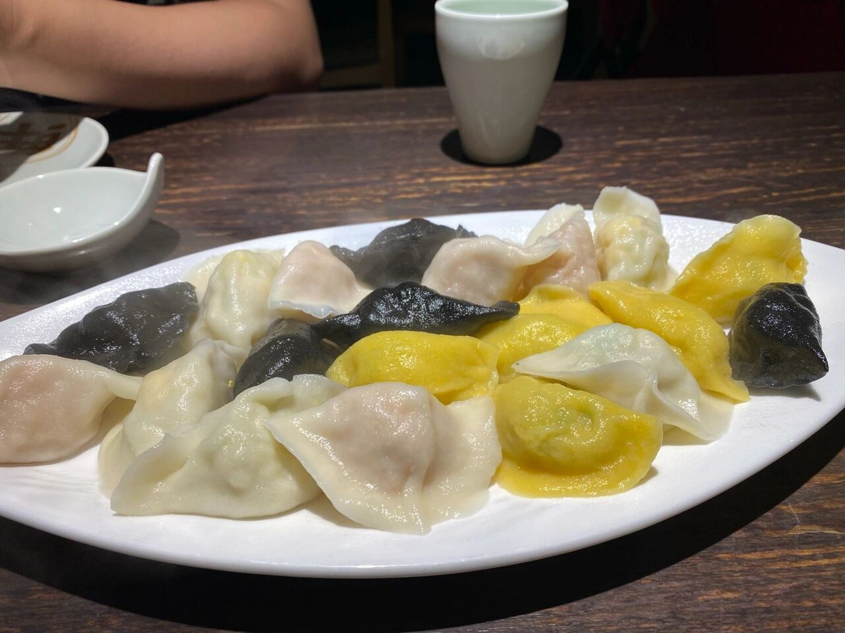 青岛|石老人海水浴场附近美食 酒店去石老人的路上路过了这家店「船歌