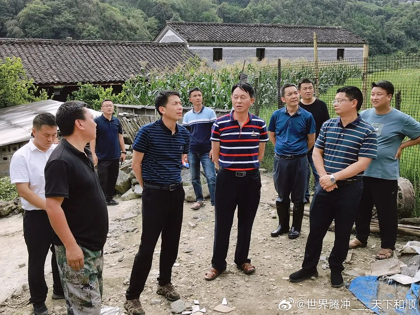 腾冲资讯# 【杨艳龙到曲石调研督导防汛救灾工作】近日,中共腾冲市委