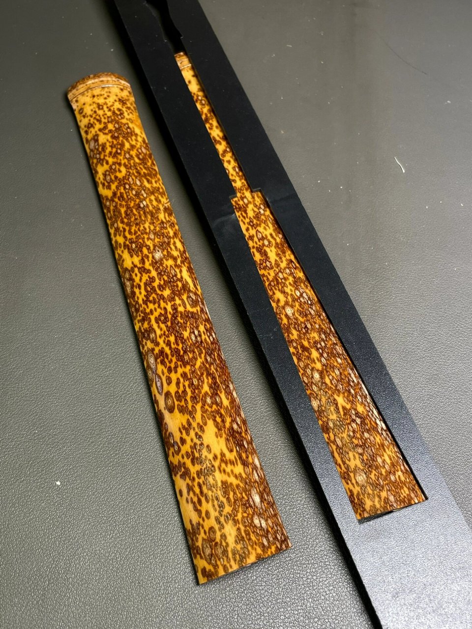 梅鹿竹扇料 一对收藏级老梅鹿竹扇料,存放几十年的湖南老梅鹿竹,自然