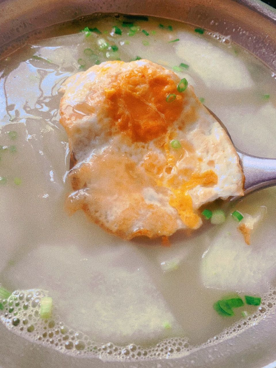 夏天滚汤系列～减脂汤:冬瓜鸡蛋汤 太热了不想吃饭怎么办～喝汤,今天