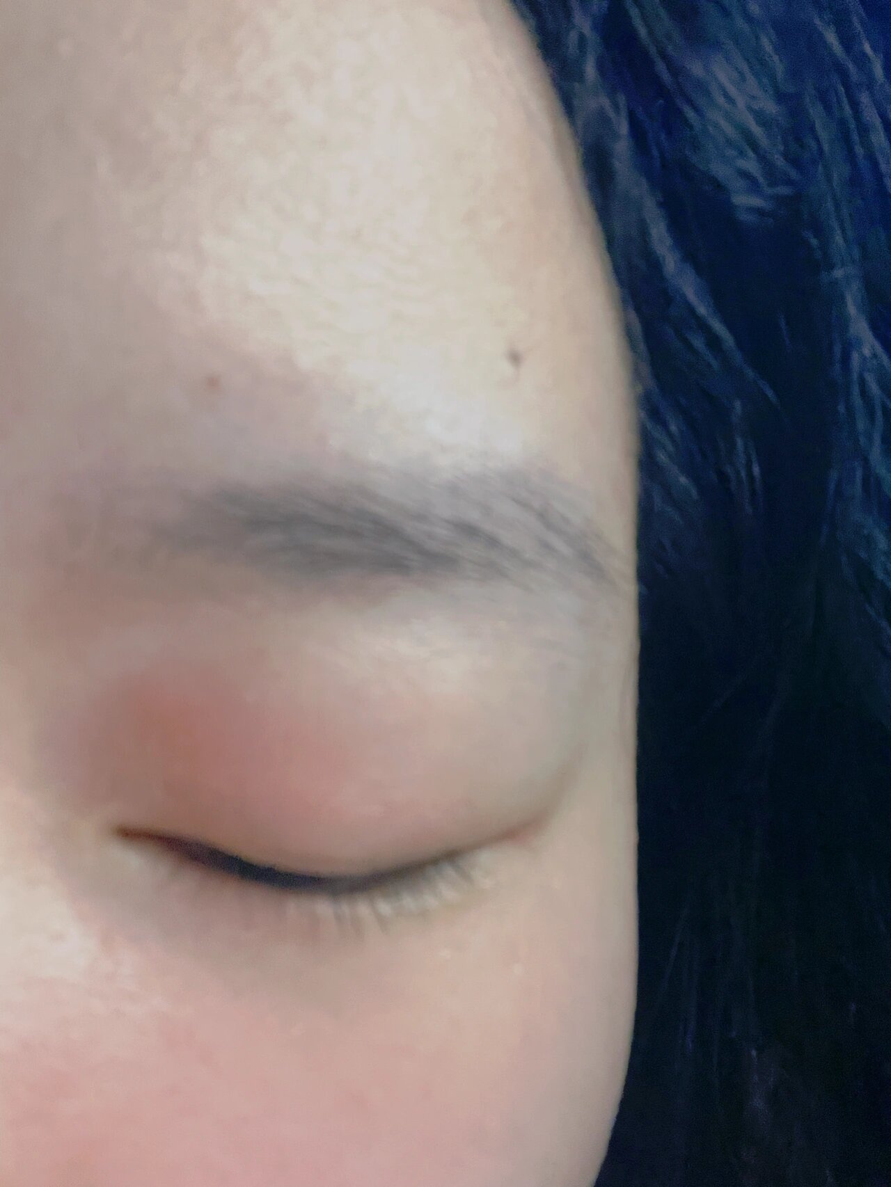 用ct眼影第一次发现我对眼影过敏 第一次发现用了ct眼影过敏起初就是