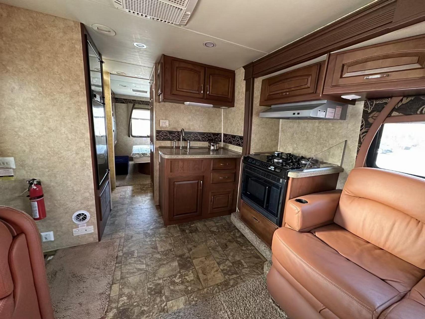 全国就一台没有报废年限的福特e450房车 13年福特e450 实表一万多英里