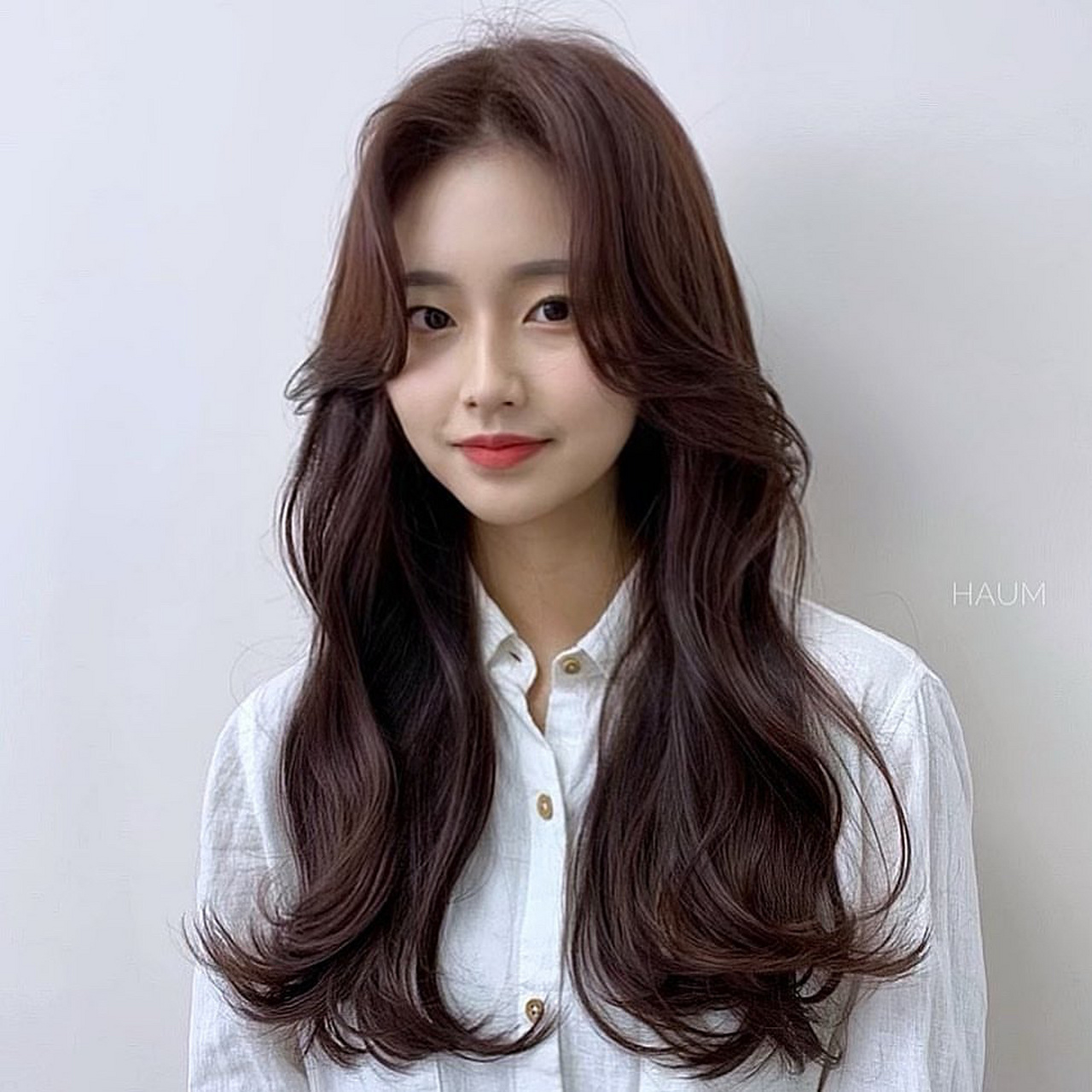 秋冬烫发发型中必不可少的大波浪 上海烫发 卷发选择大波浪就是一个很