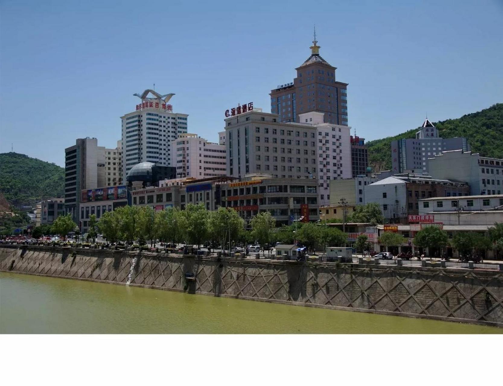 2021年陕西省延安市13区县市gdp排名榜  第一名宝塔区:416.