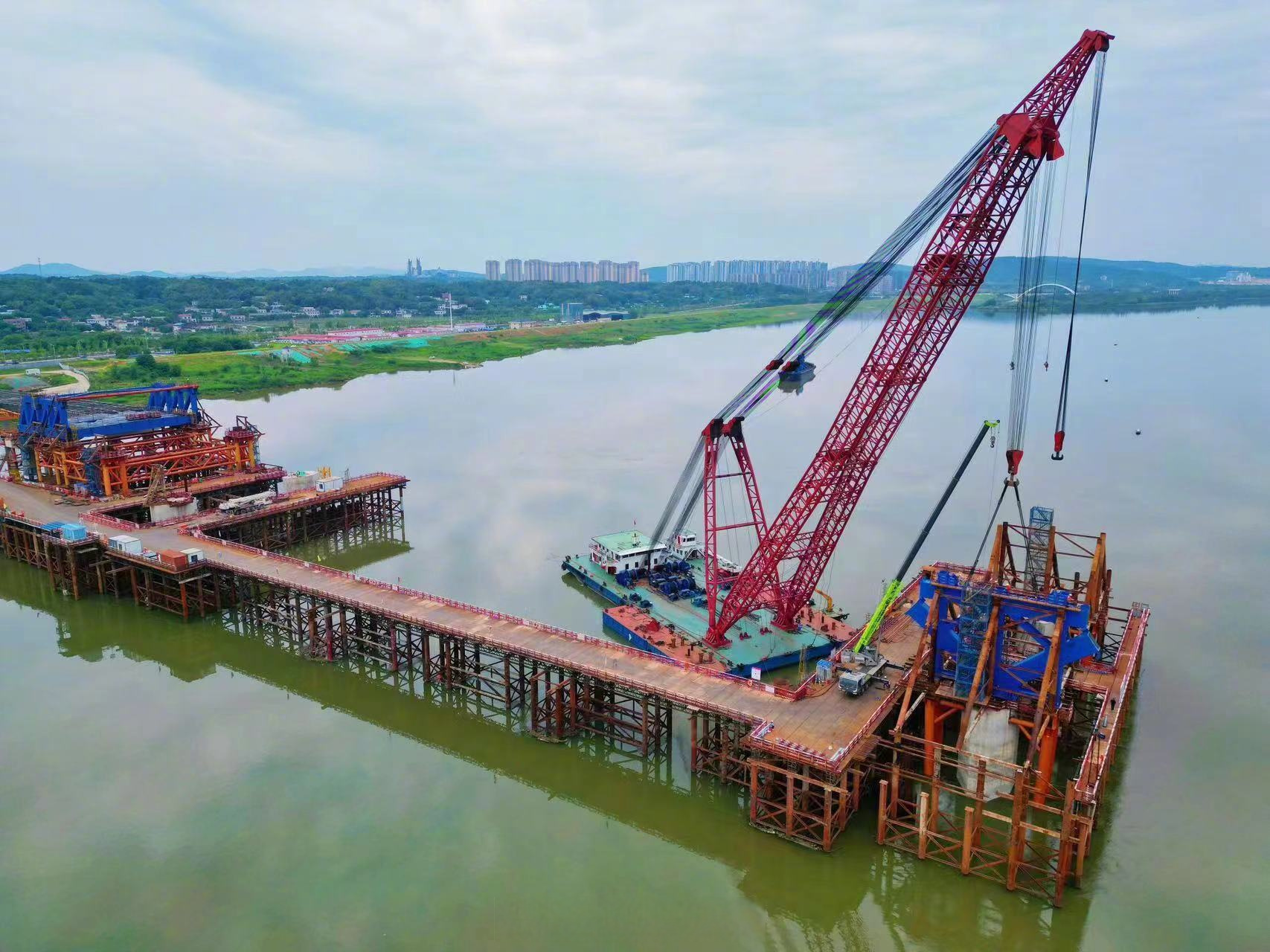 【围挡后面丨#暮坪湘江特大桥2024年底完工# !