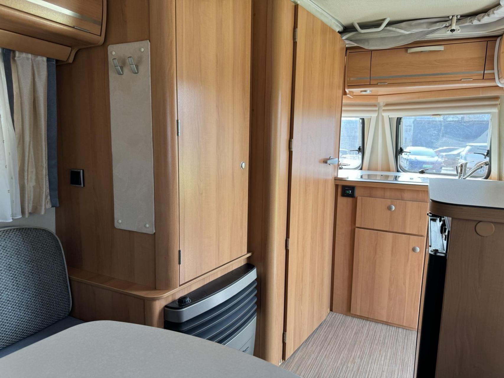 德国原装进口德国海姆艾瑞巴eriba  touring 320 现车,拖挂房车中的