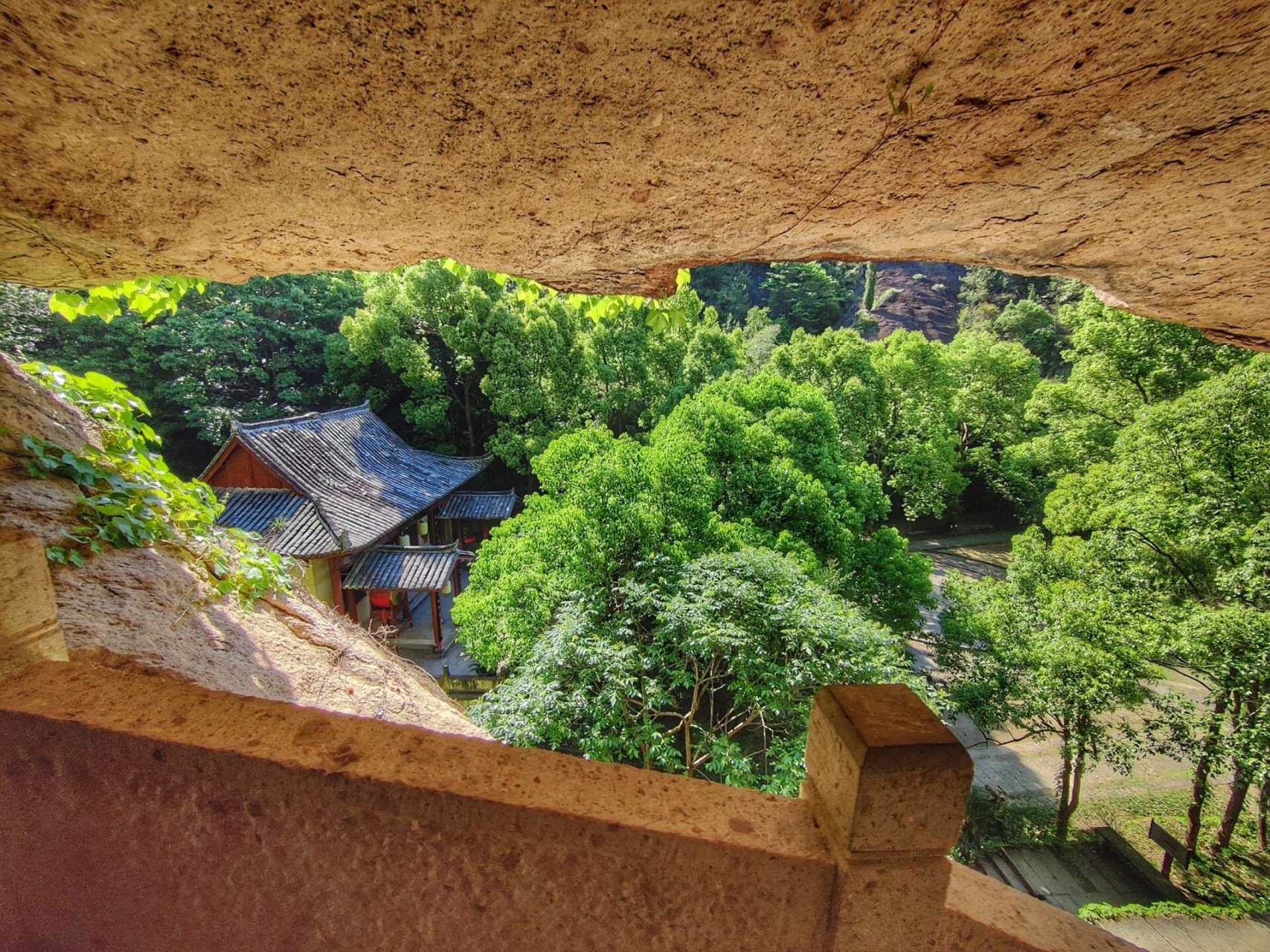 缙云仙都观,传说是云襄传和道士下山的拍摄原景.