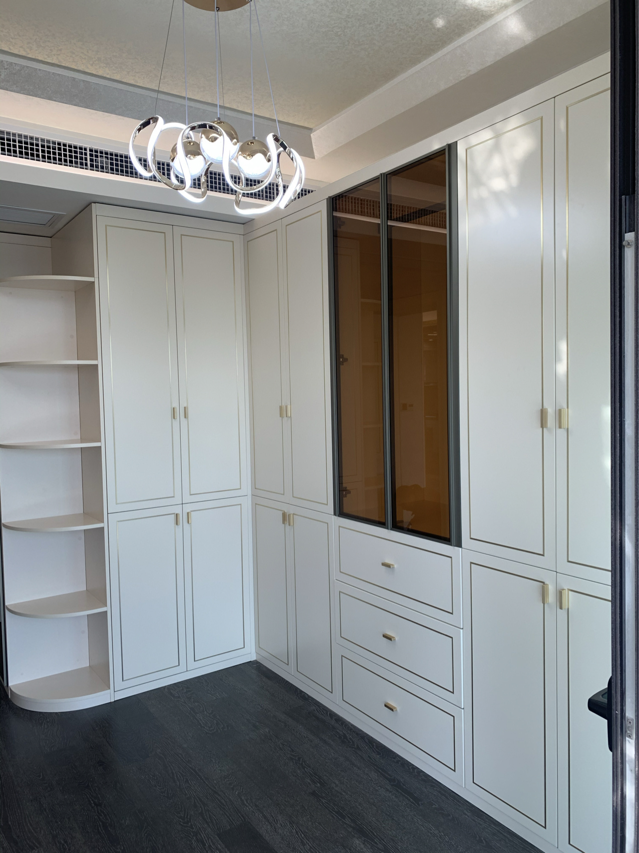 全屋定制-索菲亚衣柜 索菲亚衣柜,选之前看到网上各种黑,也很担心.