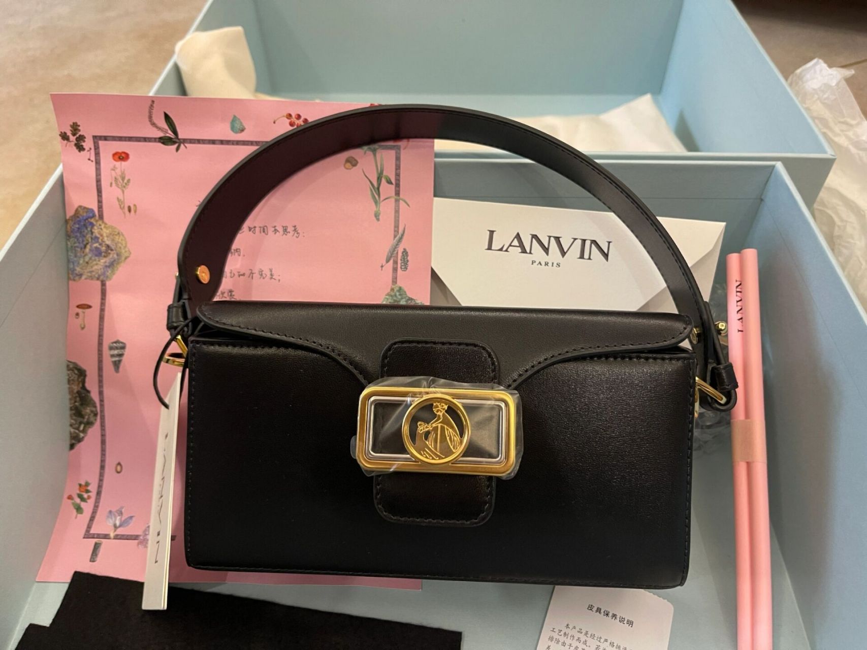 浪凡520包包 看着不大但挺能装的,日常上班正好