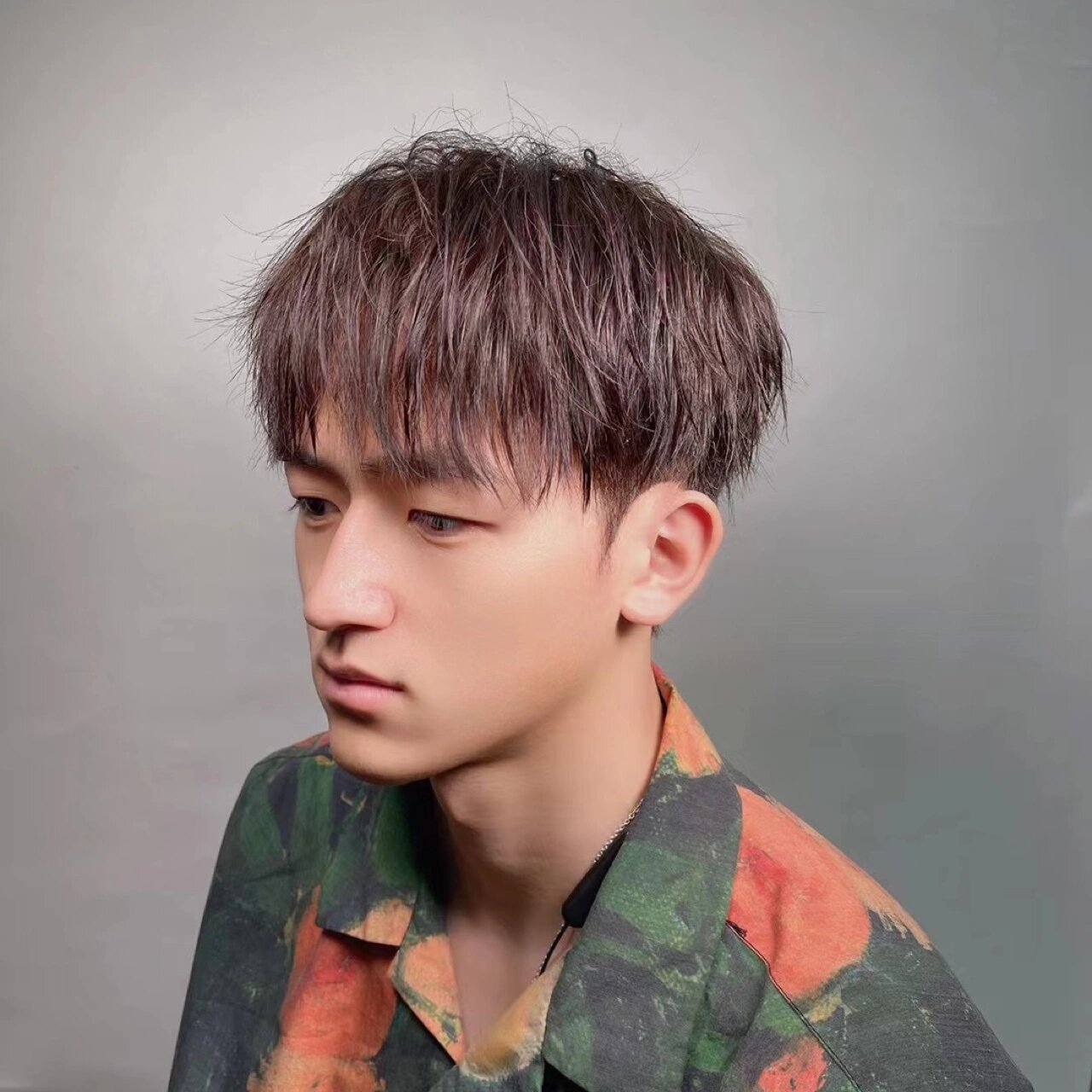 男生长发到底该怎么留 今天分享一下男生长发应该怎么做发型,想要自然