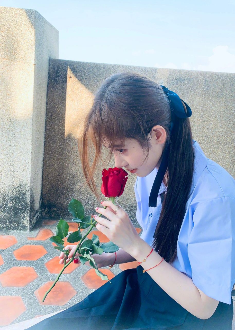 小鞠同款手绳get99 ps:最后一张是评论区姐妹推荐的,等收到给你们拍