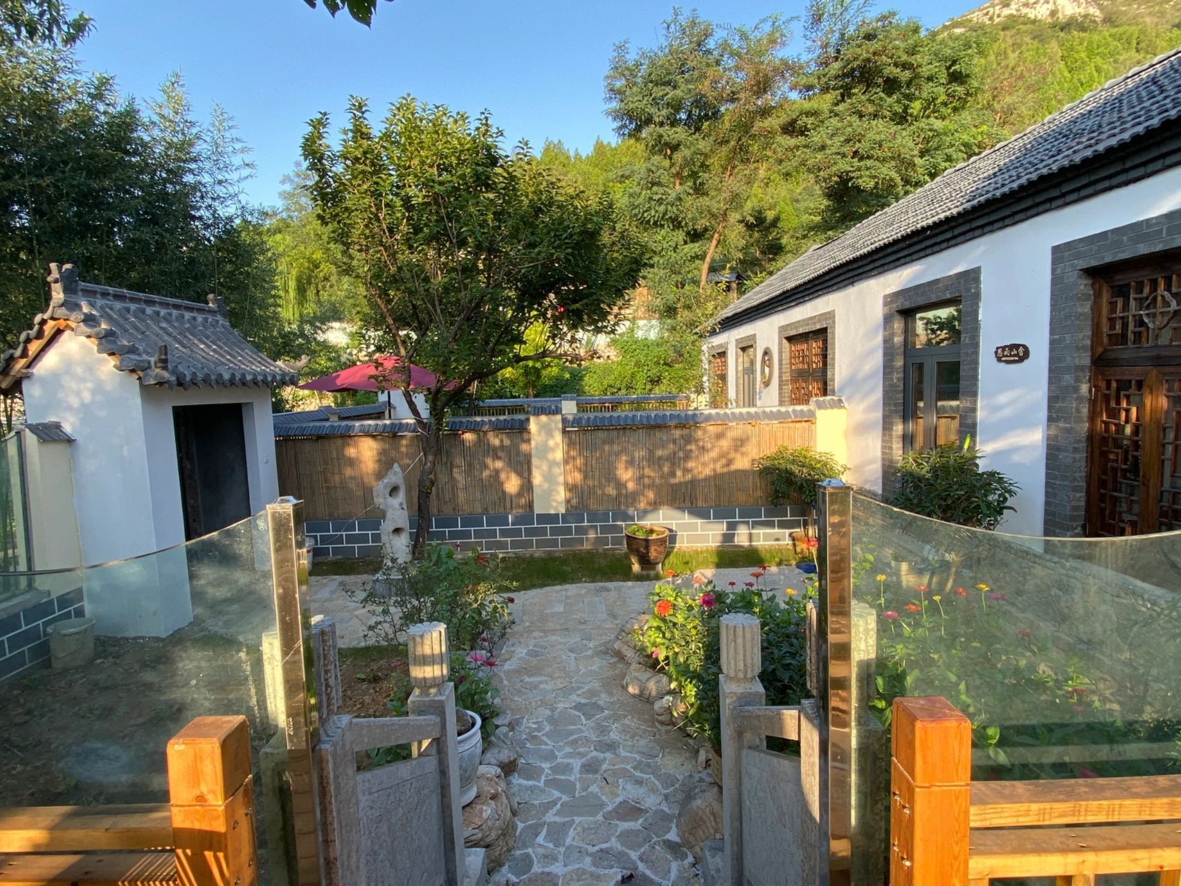 青州清凉山民宿 位置搜索:清凉山民宿 交通:距离古城15公里.其中2.