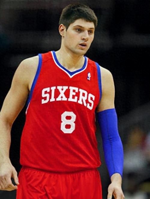  nba 波尔津吉斯 