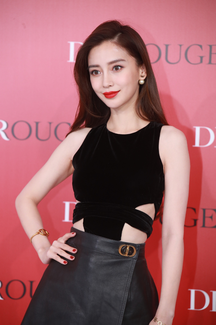 angelababy,黑色小短裙穿搭,dior活动现场生图