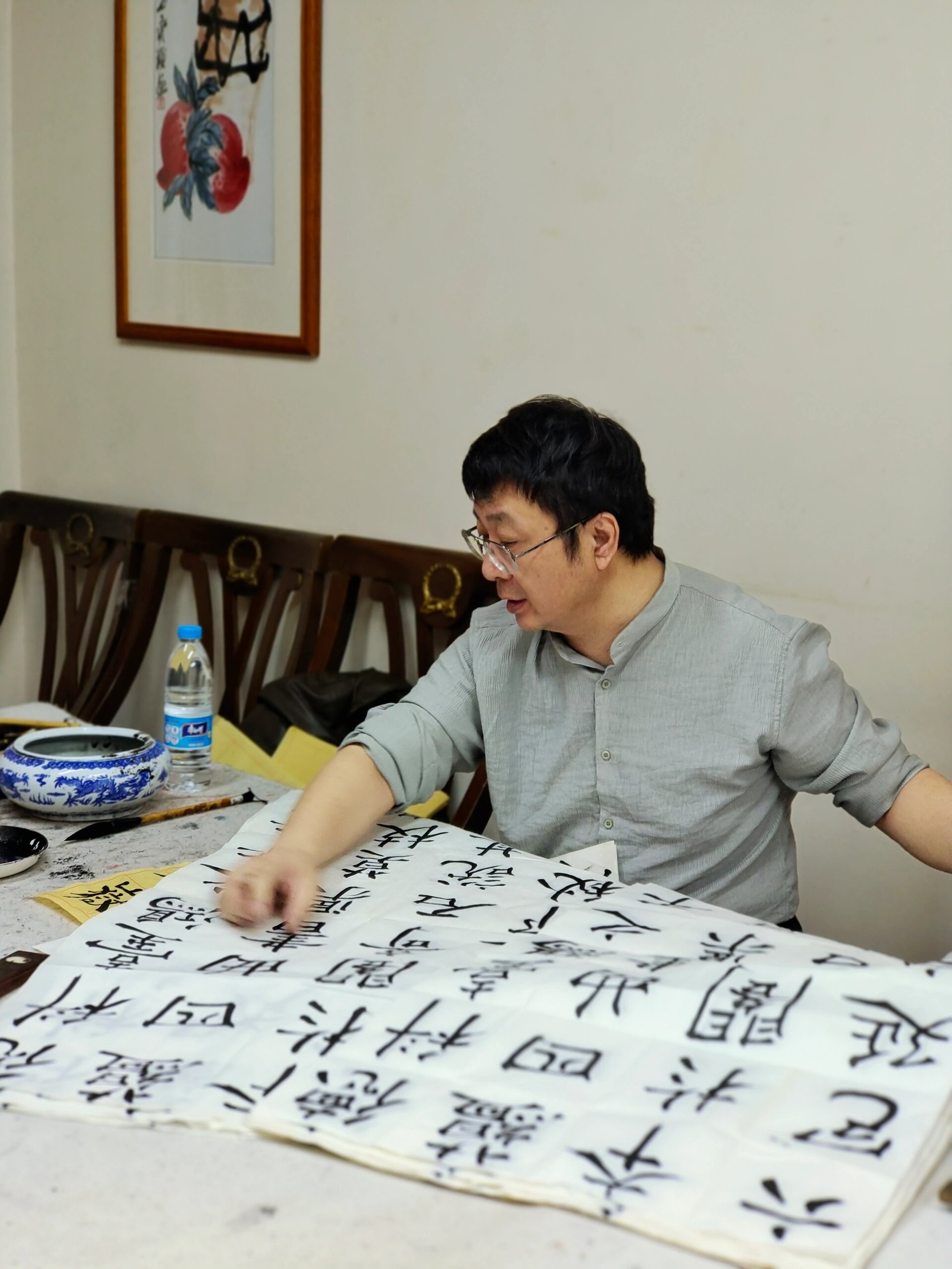 向青少年开放书法学习名额学习方式如民国时期的老先生的教学方式