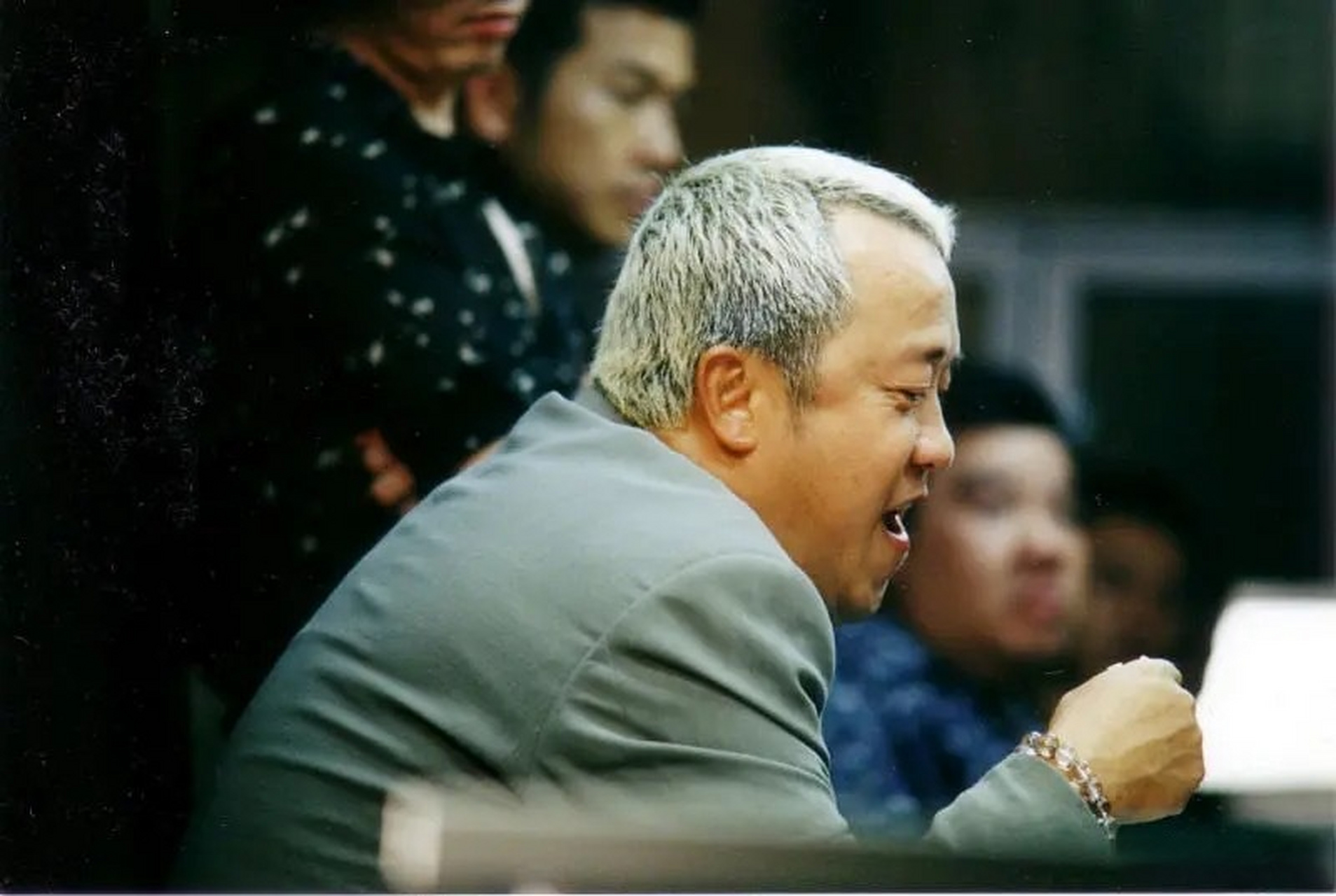 曾志伟这是将自己代入《无间道》的角色了?