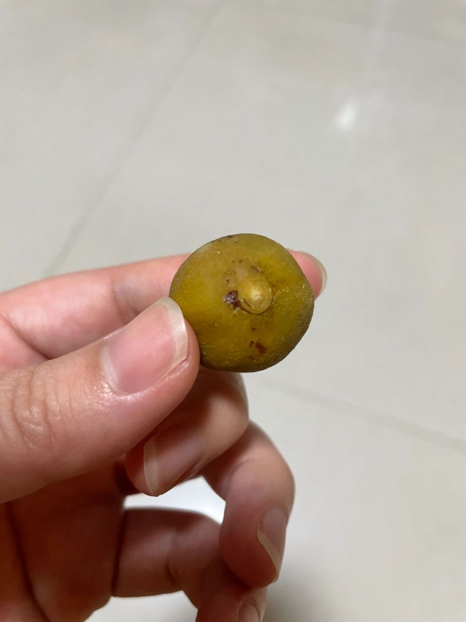 好吃的零食推荐:甜脆仁面果 这是一种果脯,不会齁甜 仁面果有一种类似