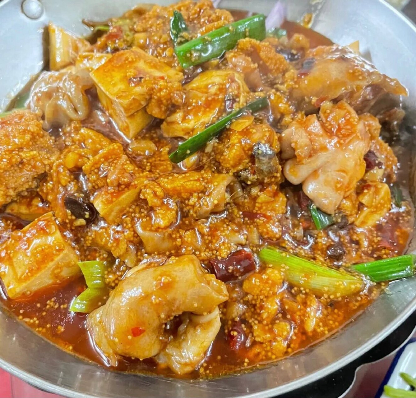 湖北菜的特点 味大 干锅牛骨头 个人比较喜欢辣一点,可能大众口味比较