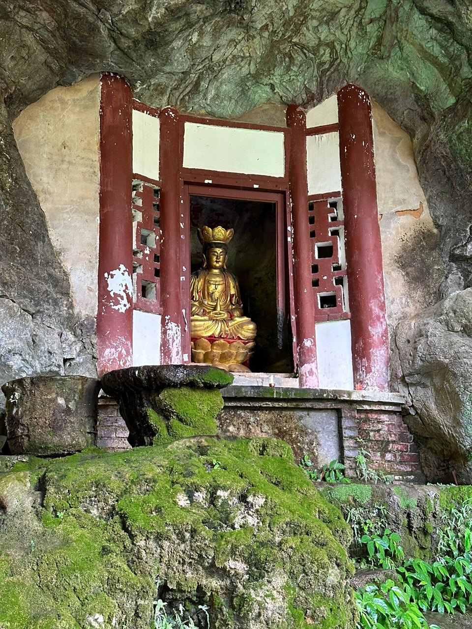 武夷三绝之一 玉虚洞位于三明市明溪县国家4a级滴水岩红色旅游景区内