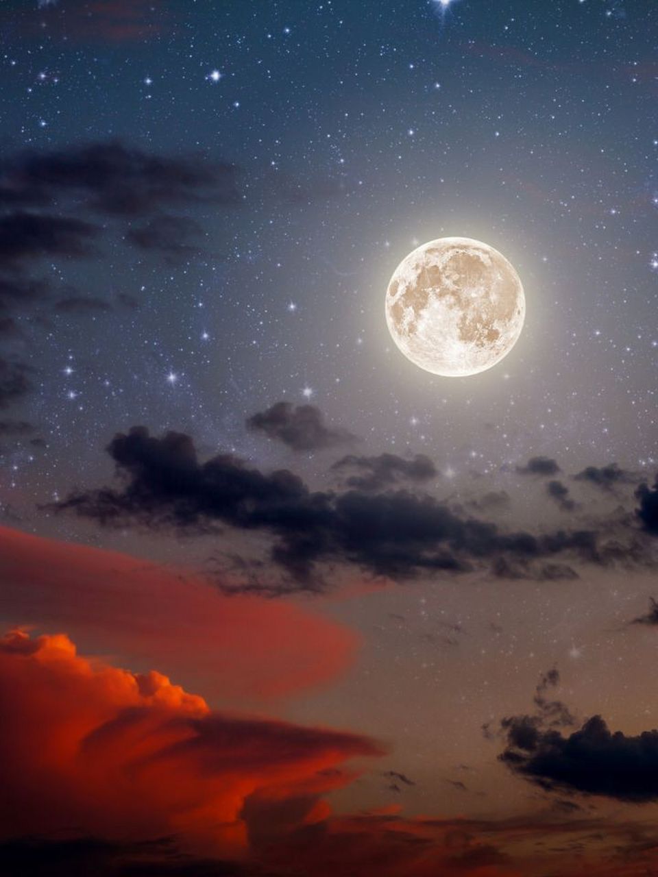 繁星点点,像细微的钻石粉末,洒在静静的夜色里.