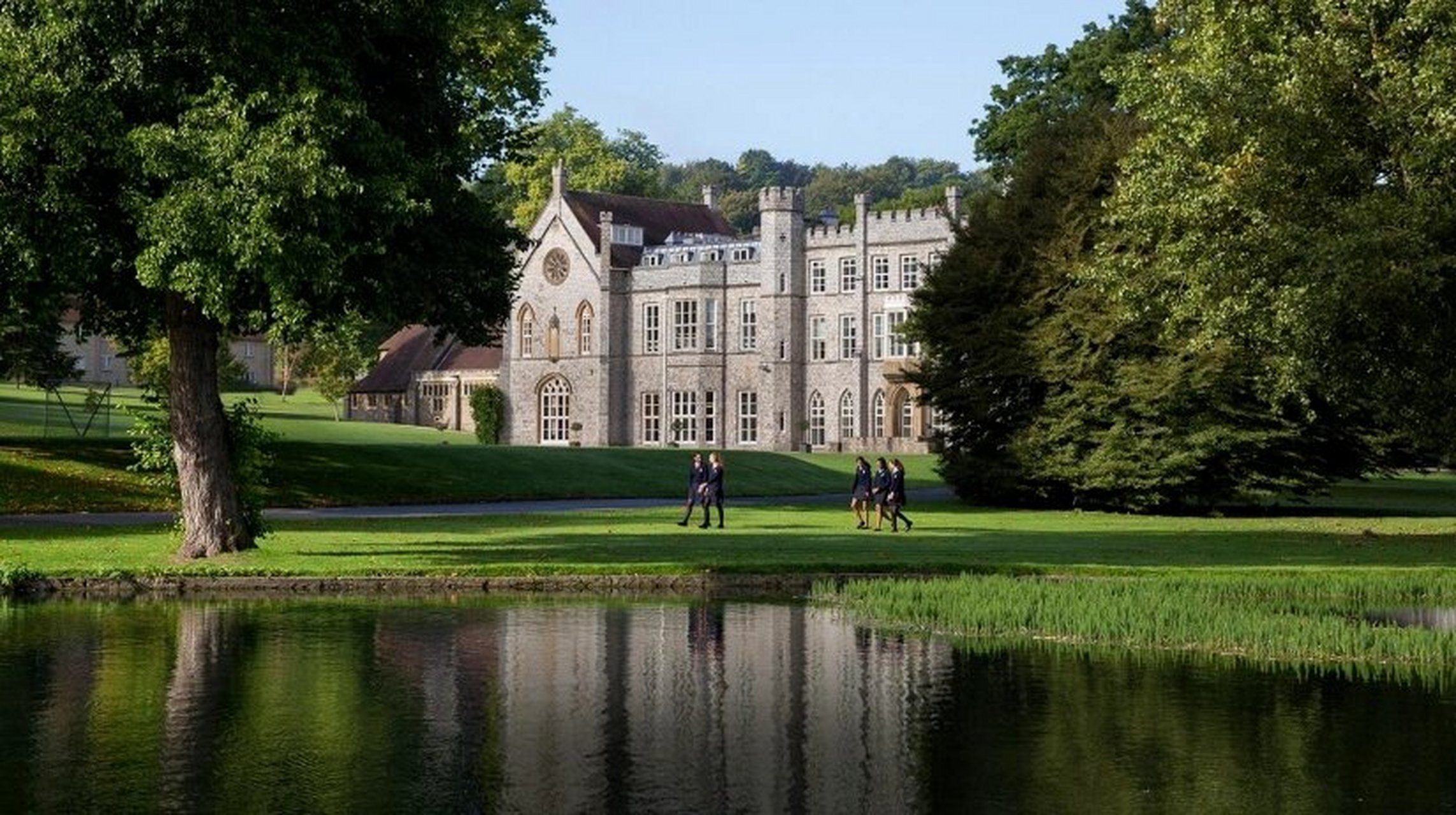 wycombe abbey school-威雅公学 地理位置:学校位于英格兰中南部的