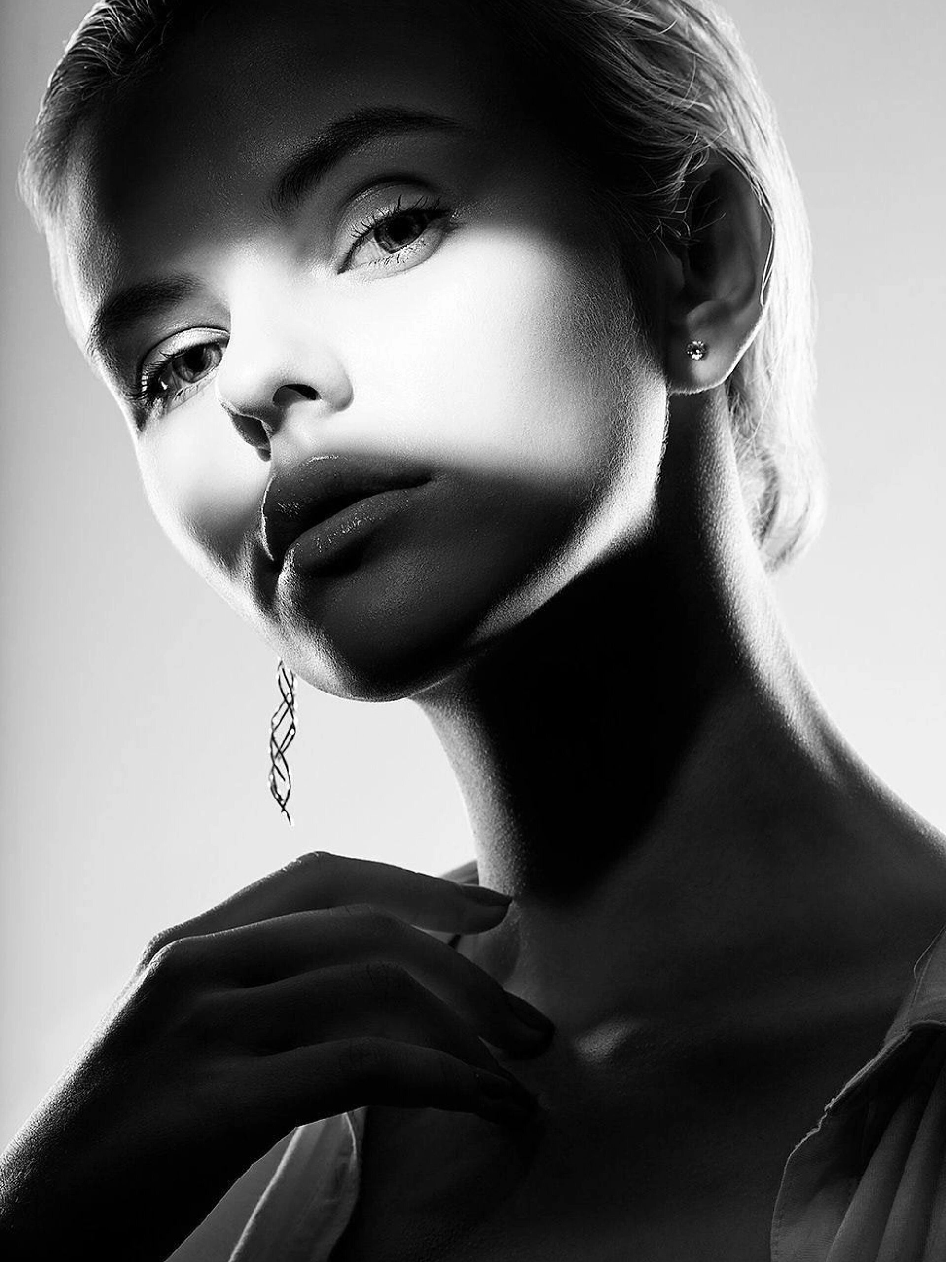 审美累积|审美提升|黑白欧美模特素材 美学海报底图素材 美学背景素材