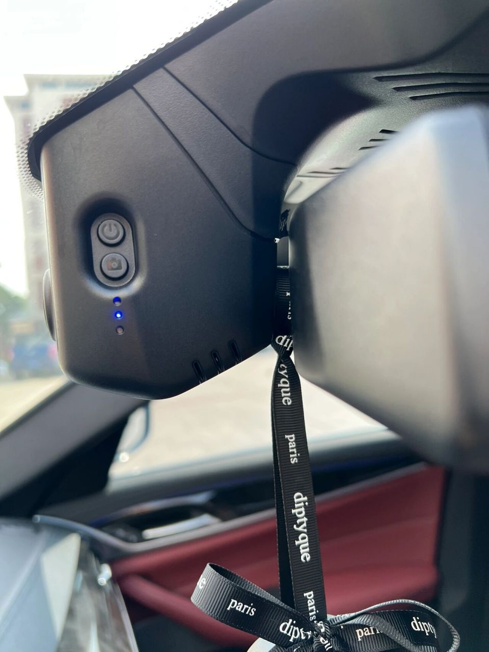 盲入行车记录仪 :papago s60 小黑到手的第一件事就是买行车记录仪没