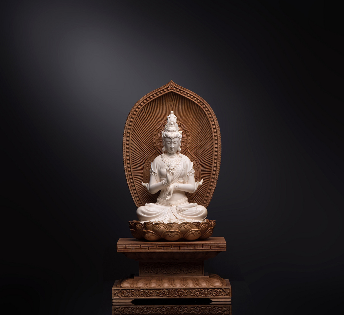 观自在 猛犸牙雕 檀香底座 总体高度29厘米 问题多的朋友真的别在这里