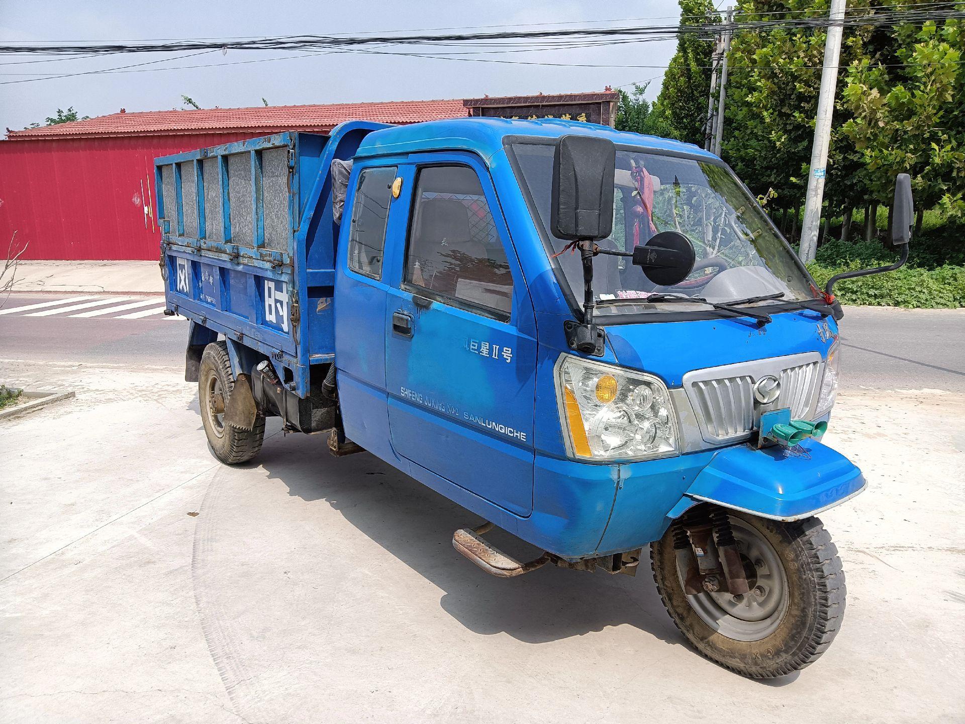 时风三马车带原车自卸,方向盘和刹车都有助力,2