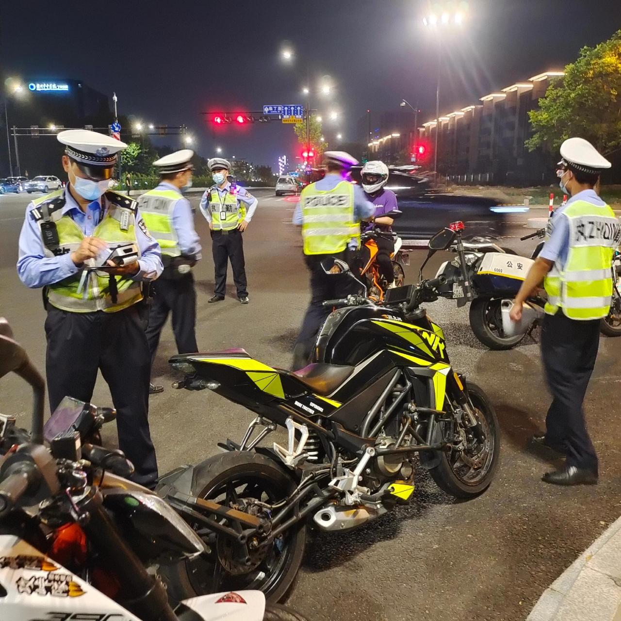 杭州禁摩严打期间不要乱跑我完美的12分被扣了一分罚了一百#杭州禁摩