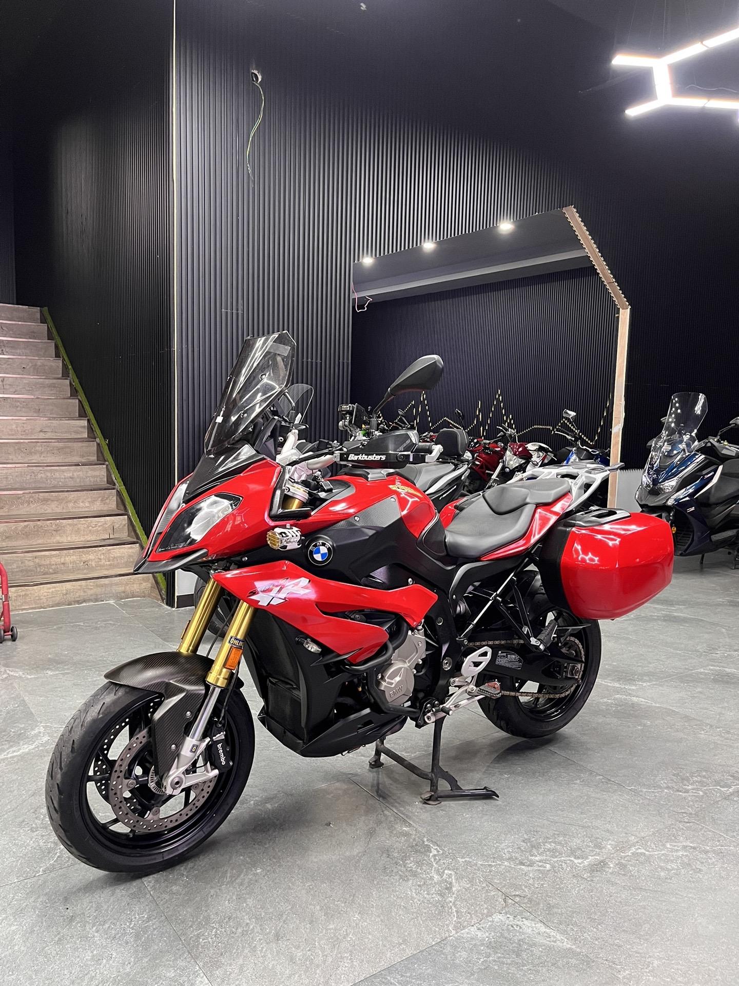 宝马s1000xr,63800,36000公里,全车隐形车衣,发动机一颗螺丝未动,全段