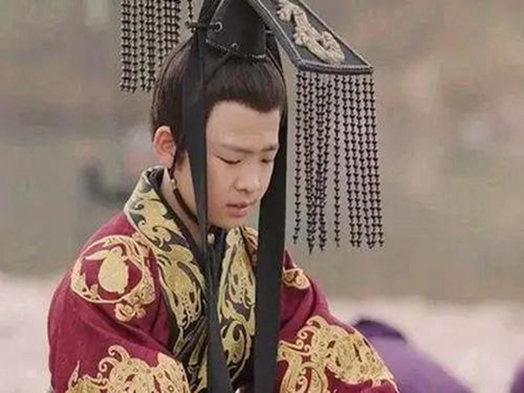 【历代皇帝】│ 后废帝刘昱   后废帝刘昱出生于公元463年,公元472年