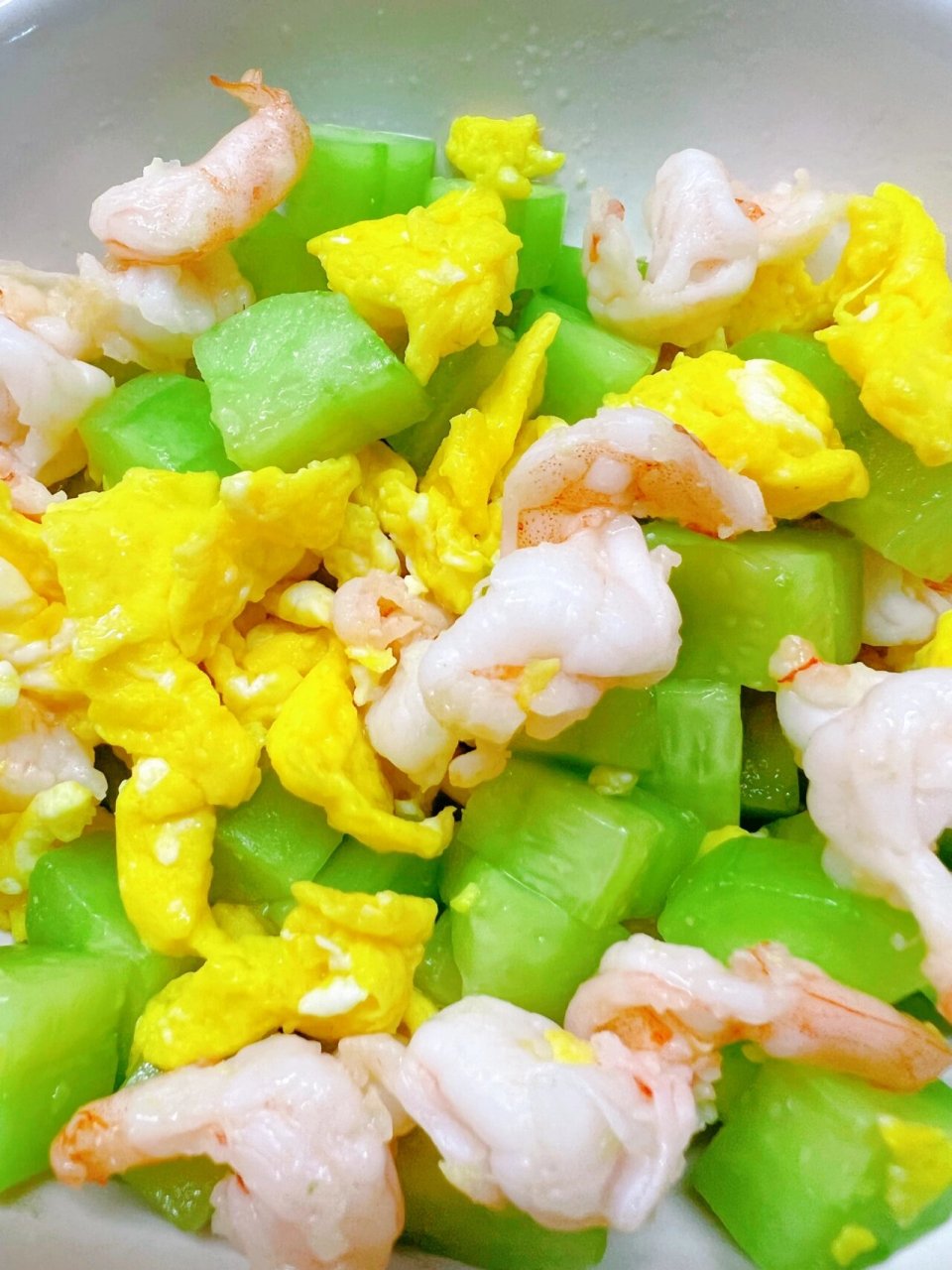 宝宝辅食|黄瓜鸡蛋炒虾球 今天给娃做了个好吃又好看的菜,食材简单