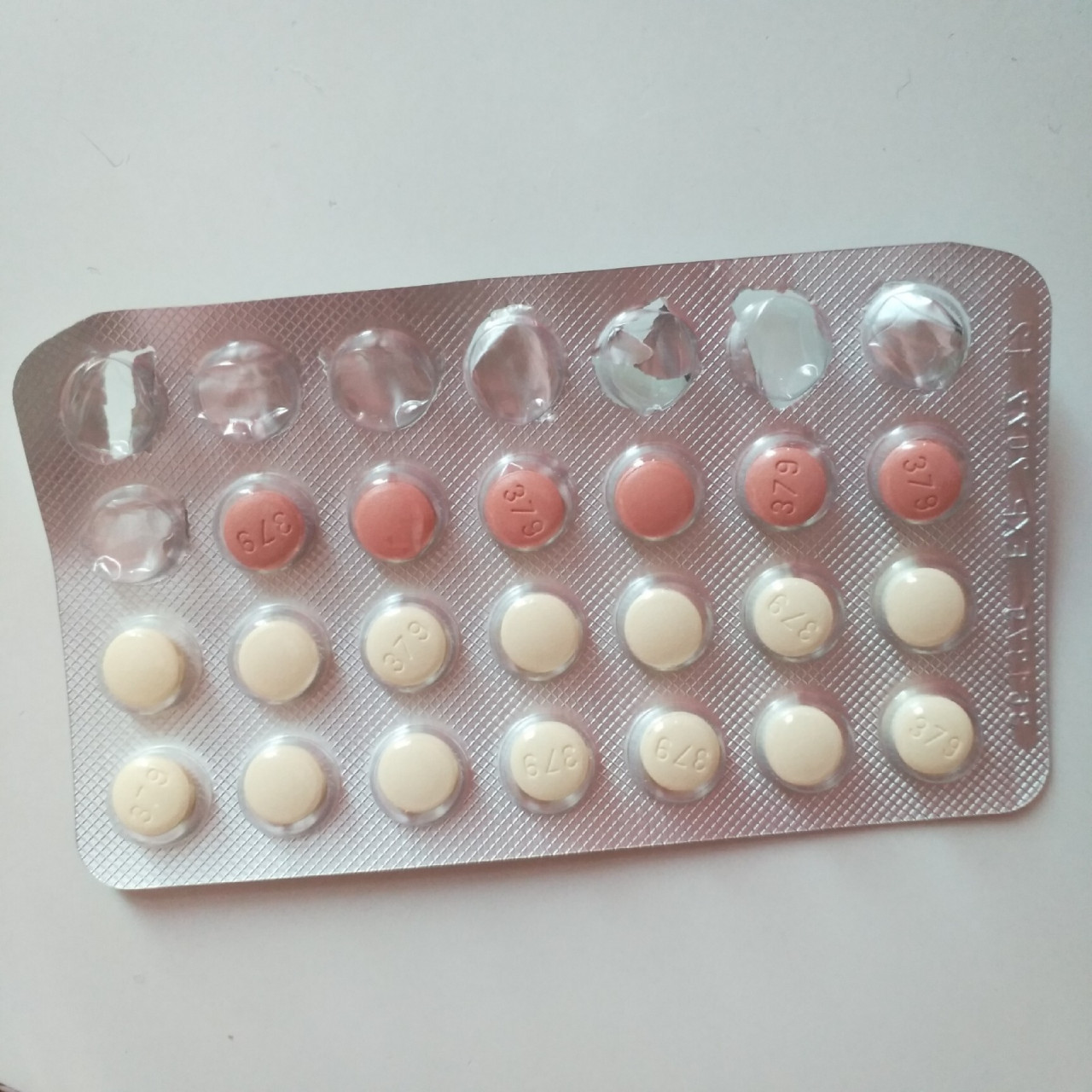 吃了8天地屈孕酮片来姨妈了,需要继续吃吗 上次来姨妈还是昨年8月底