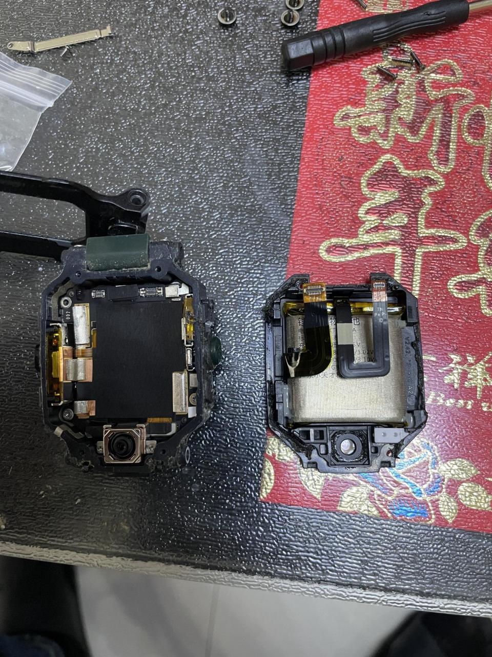 小天才手表更换电池和外壳,焕然一新,可以再战三年