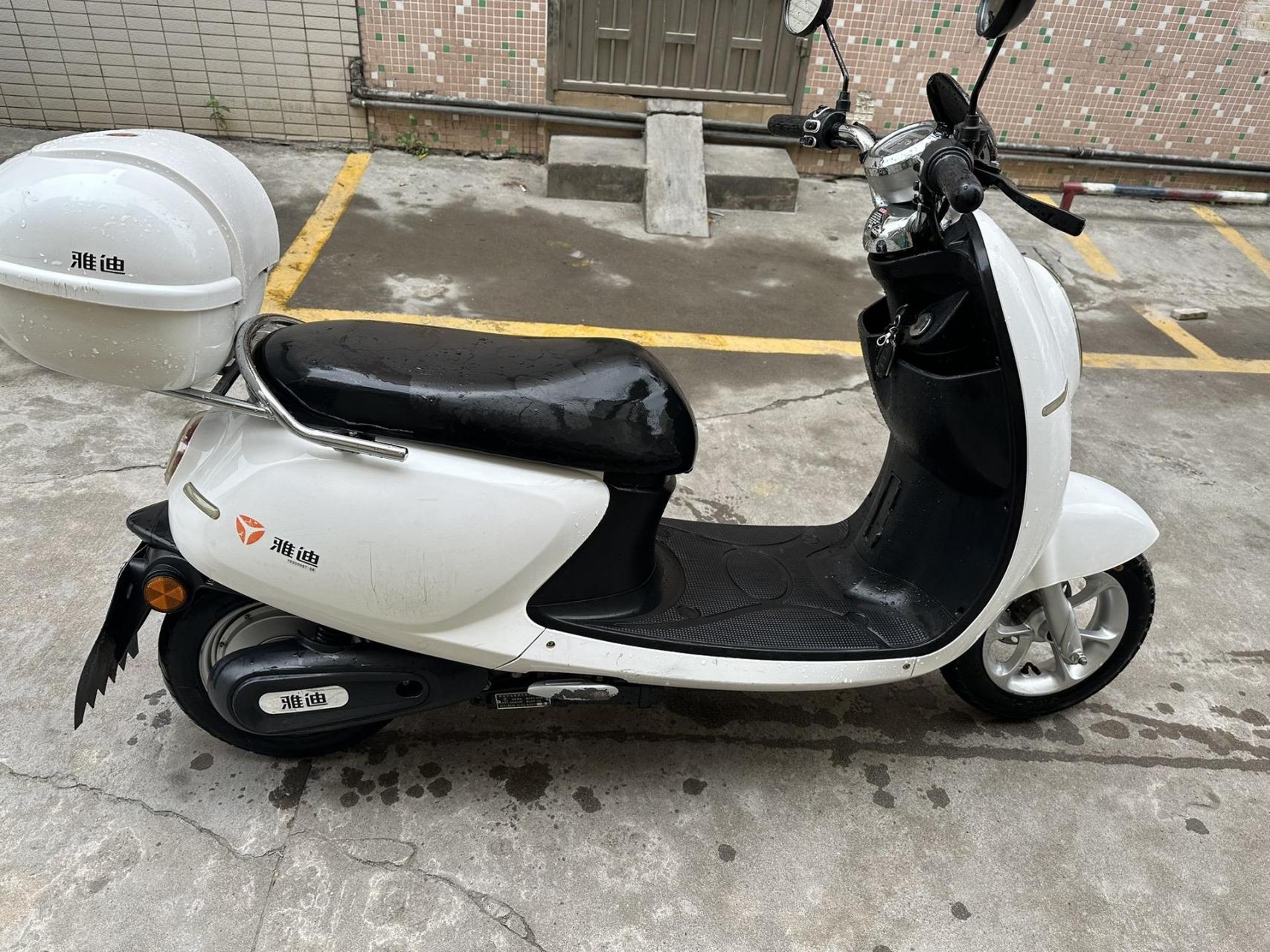 新到雅迪小绵羊,72v20a充满电可以跑50公里左右现出1399米