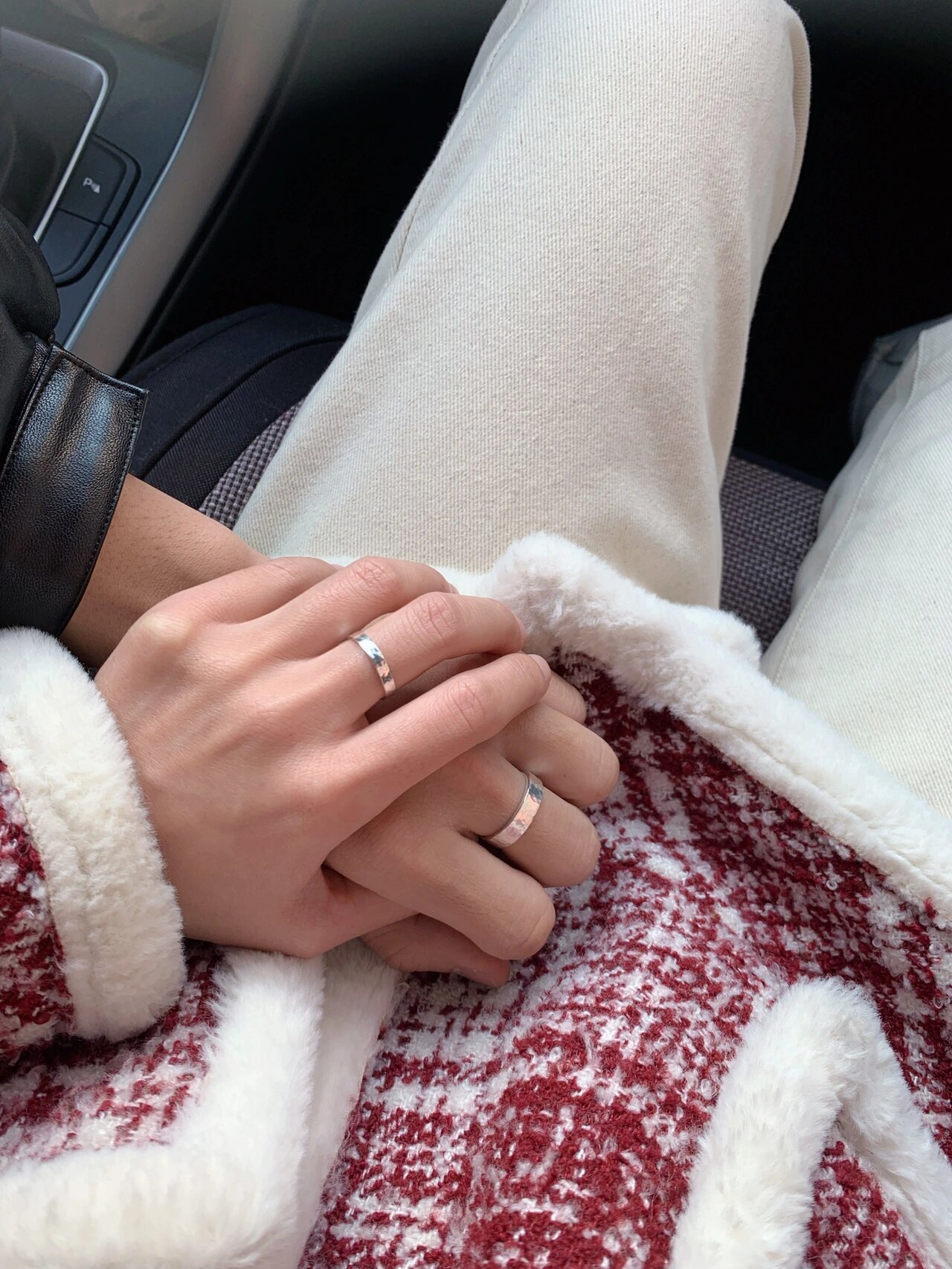 情侣日常💙 牵手手照