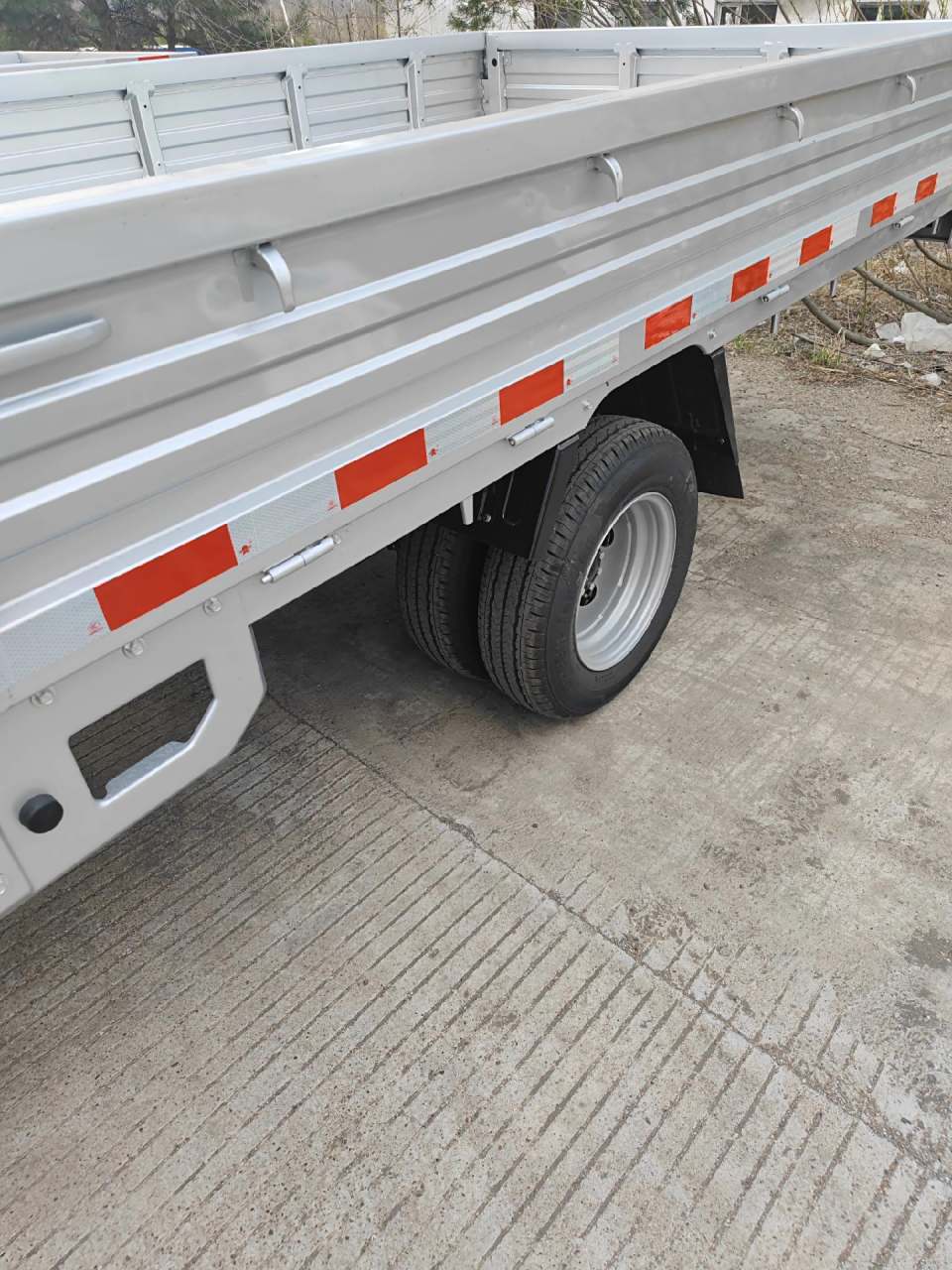 五菱荣光新卡加长版,双排3米后斗. 有纯油车和油气两用车