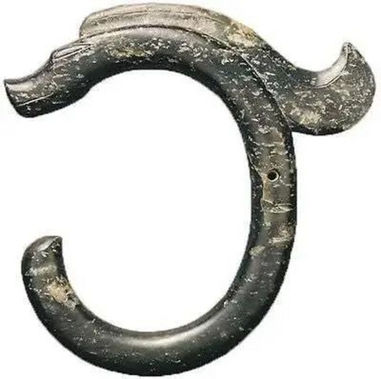 神奇的古玉"冰裂纹" 玉器的冰裂纹,又称"冰片纹"或"开片",是玉器的