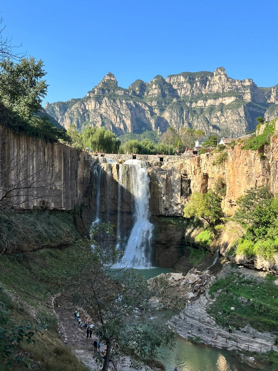 长治-虹霓村99壮观的瀑布 73导航:虹霓村即可,离高速口很近; 73