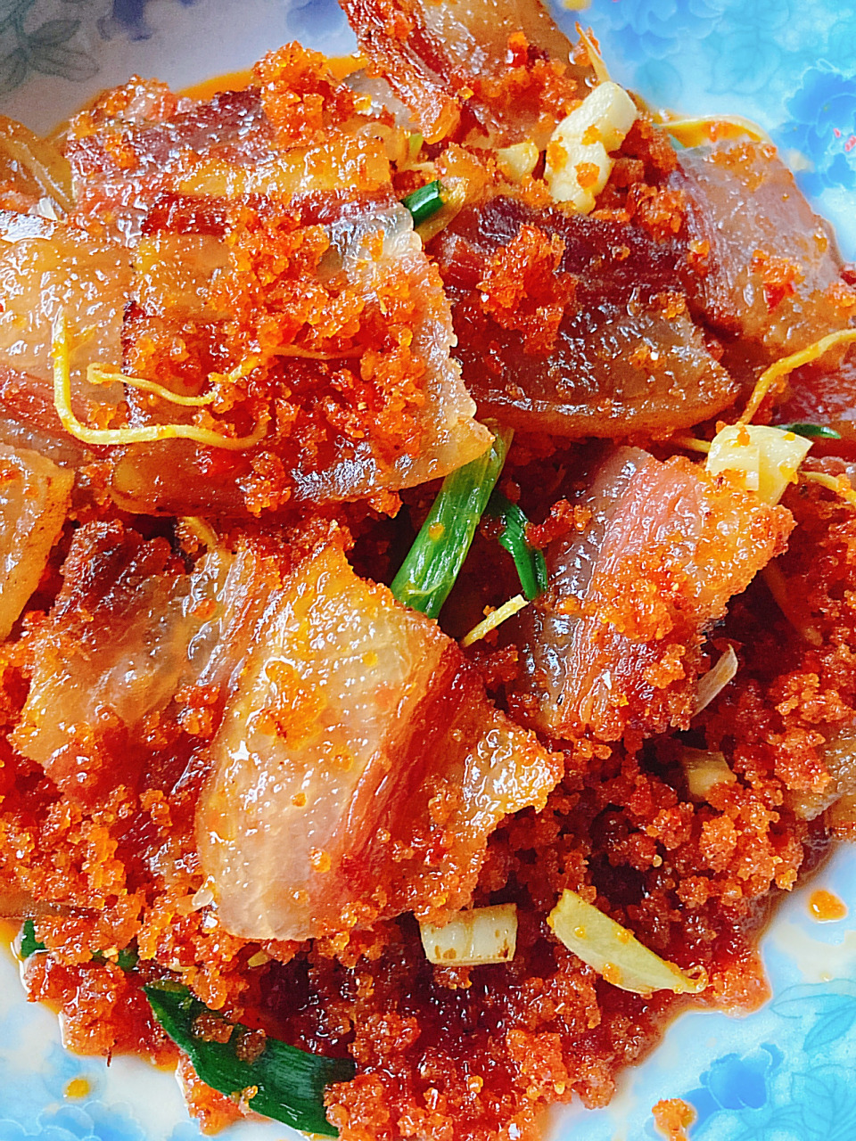 湖北特色|腊肉炒榨广椒,咸香腊味巨下饭! 今日食单✨ ………… 腊肉