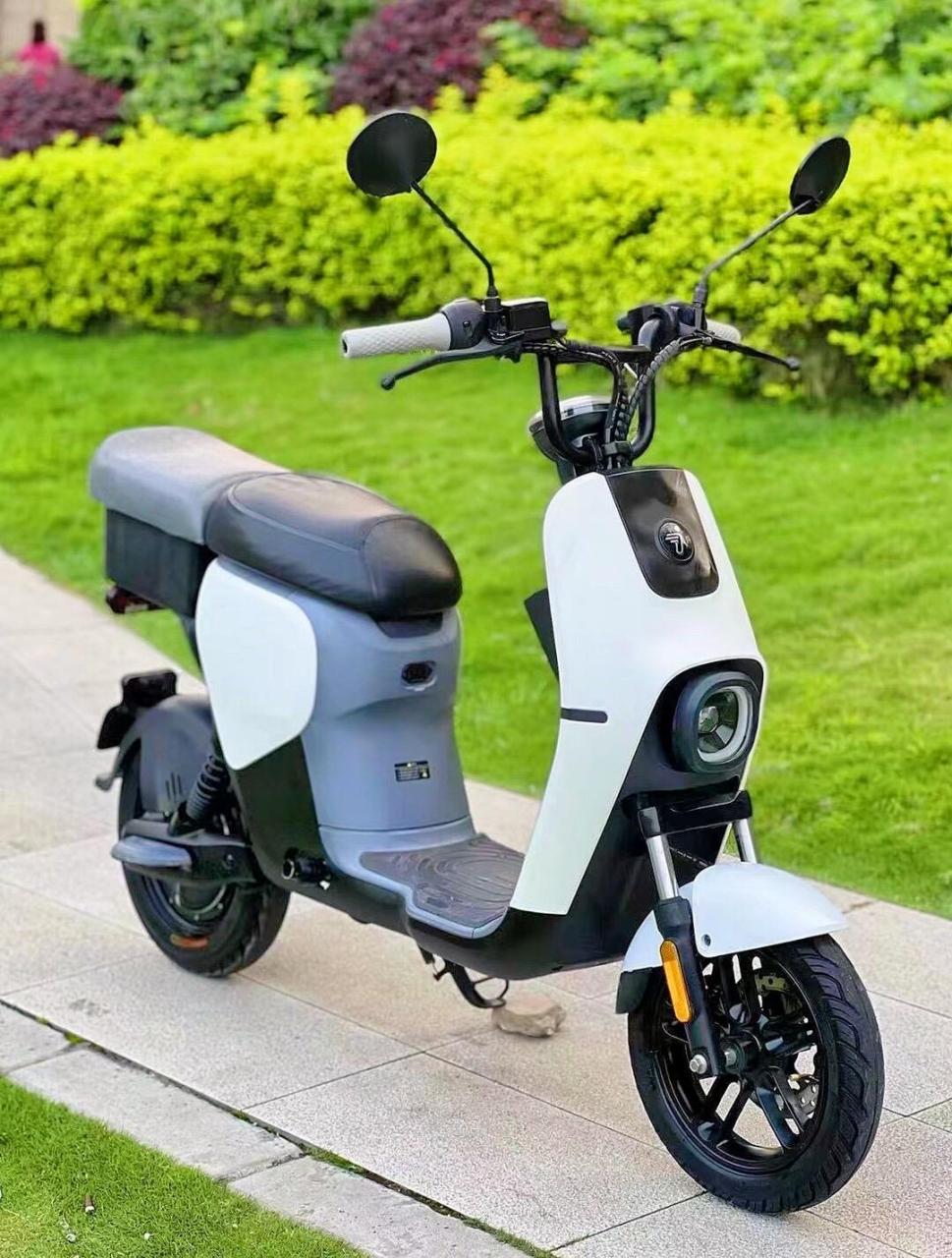 九号b40新国标电动车(可上牌)免驾驶证可上路,搭配48v13a原厂锂电池