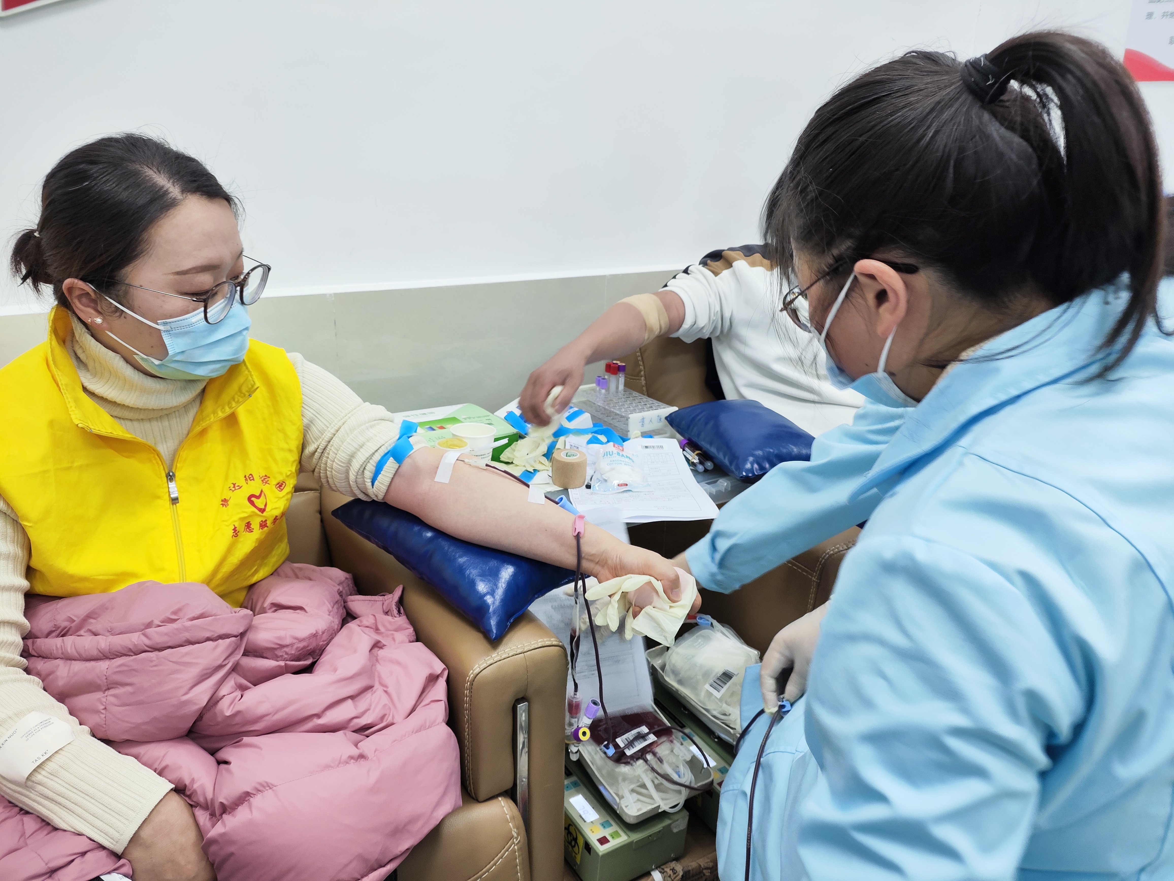 生命在接力 爱心更给力——捷达阳光家园志愿者开展捐热血公益活动金