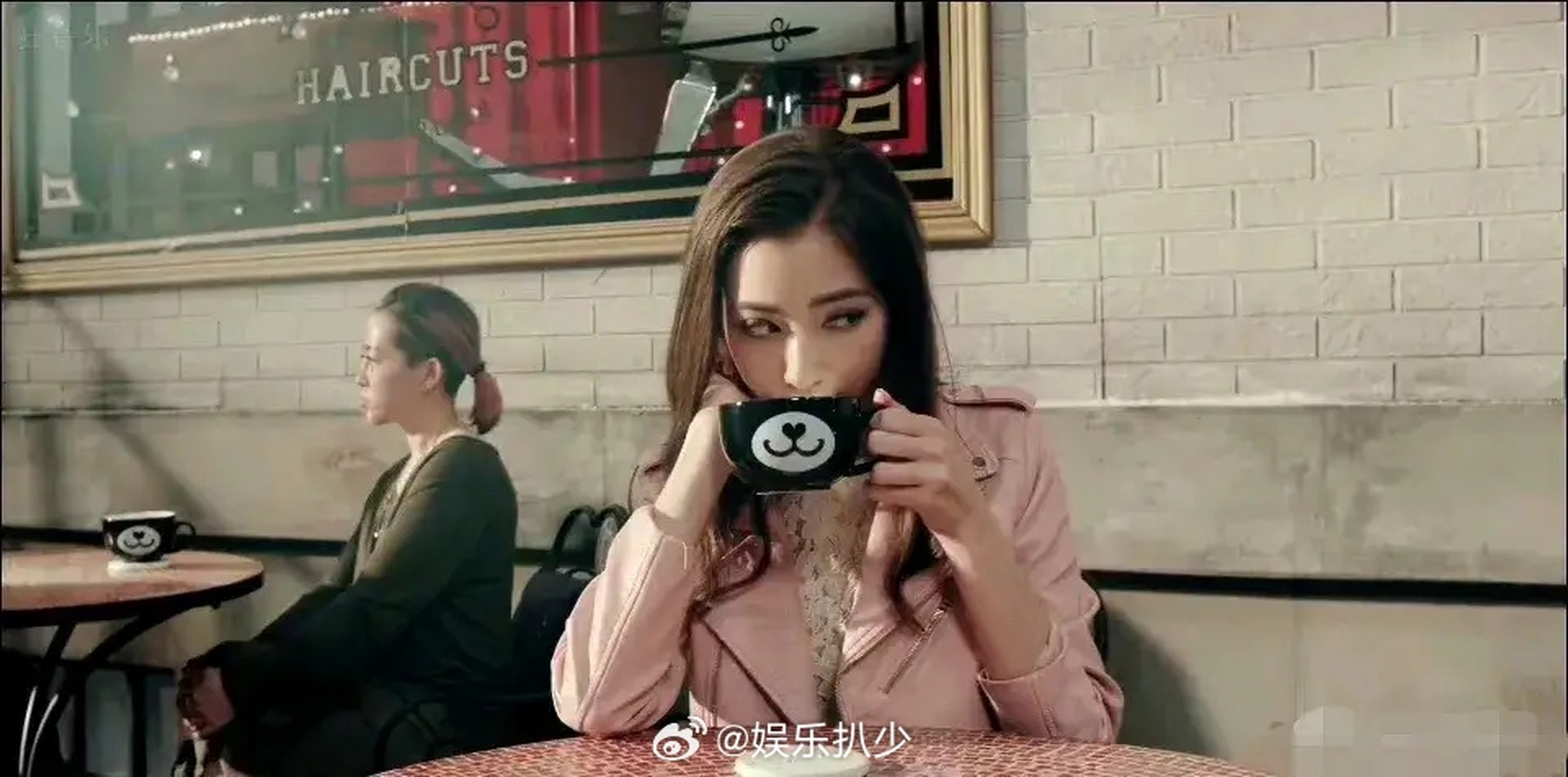 娜然是不是也微调了,感觉《告白气球》时期的她看起来和现在不太一样.