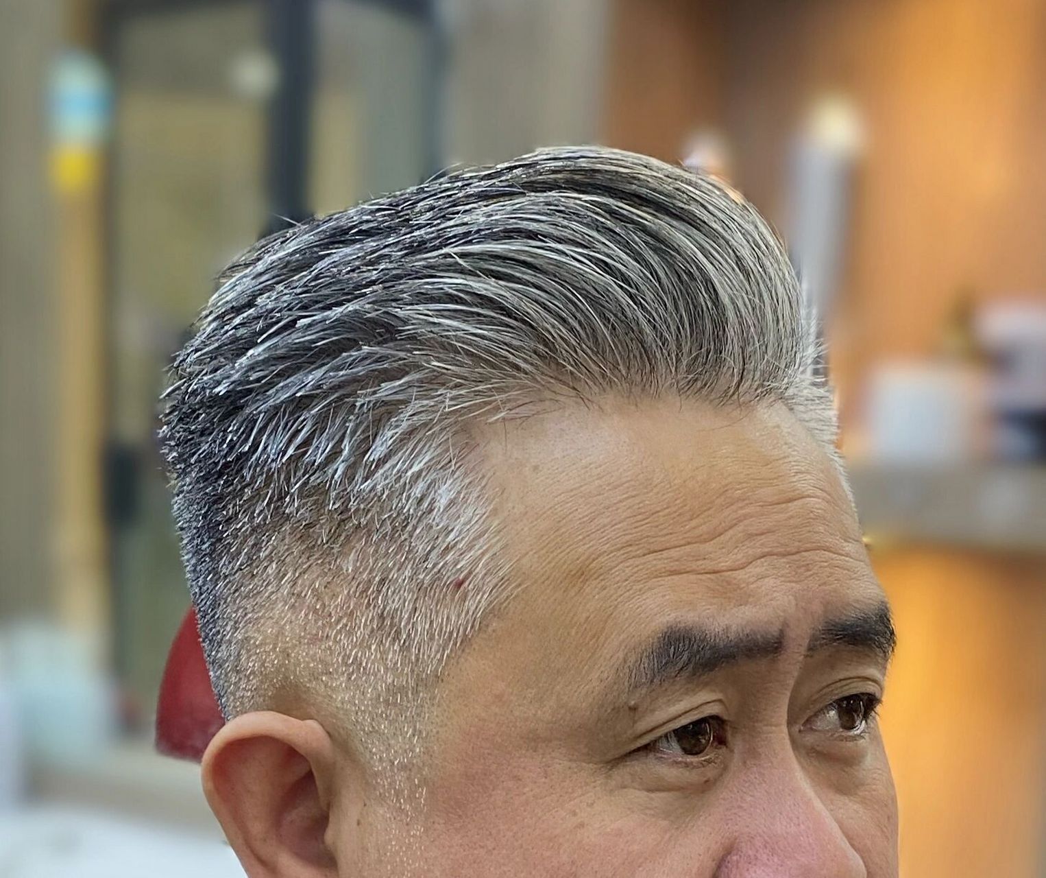 气质大叔必备发型:油头 花白头发配油头,真绝了,看着很有感觉
