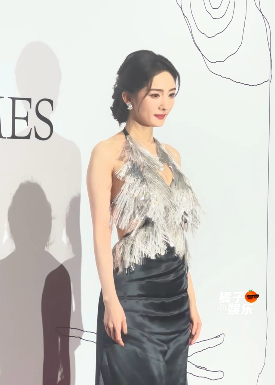 闪光灯下的幂神  #闪光灯下的杨幂生图