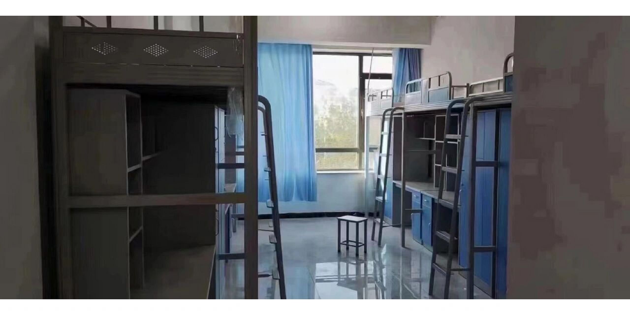 确定不来感受一下这样的宿舍嘛 山东外事职业大学 宿舍是上床下桌 有